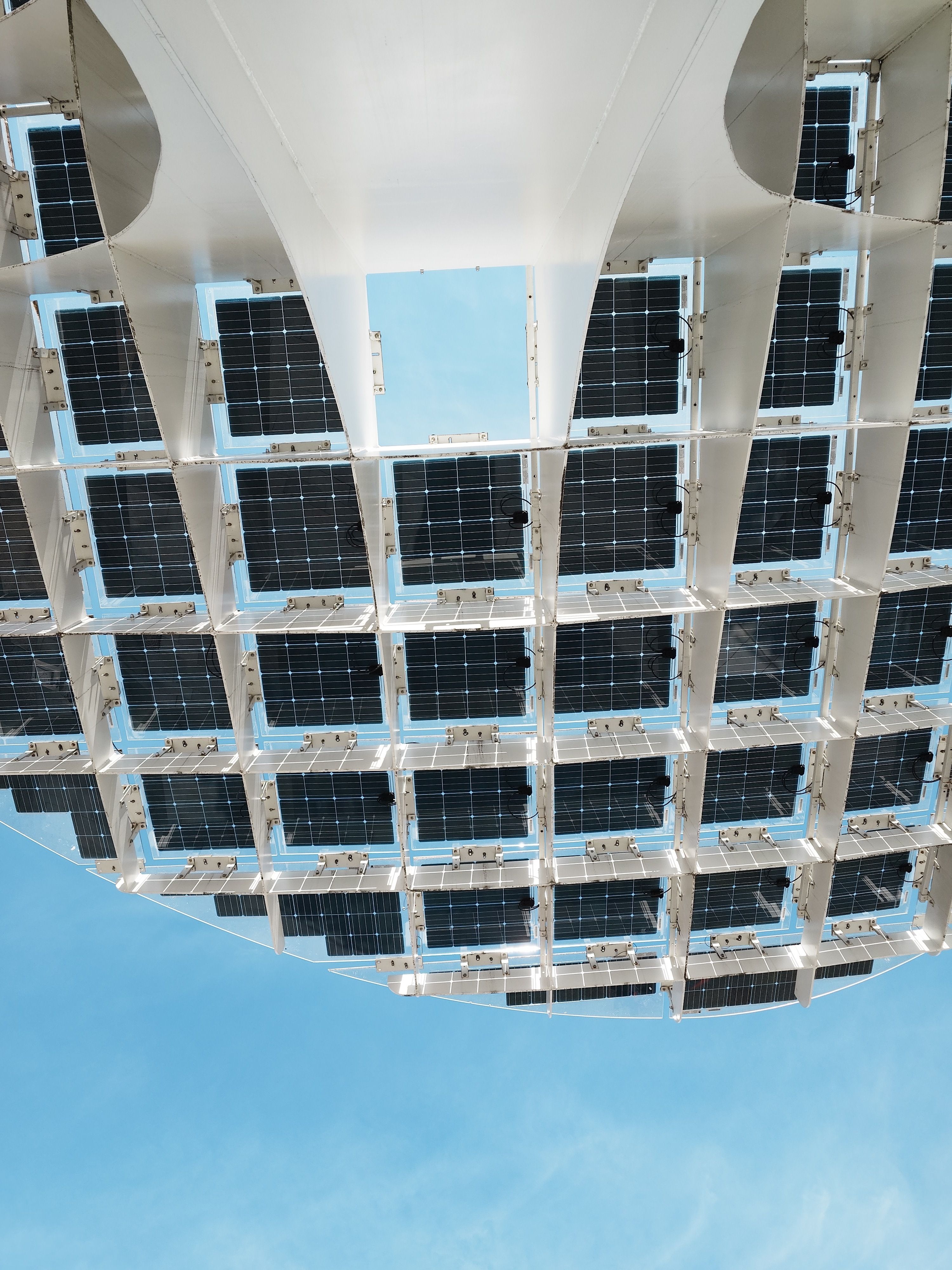 Is an Off-Grid Inverter Cheaper than a Hybrid Inverter?